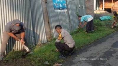 Warga Ledok Kulon Mengapresiasi Kepedulian Bhabinkamtibmas Rahmat Muhajirin dalam Kerja Bakti Bersih-Bersih Pekarangan dan Selokan