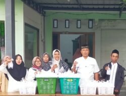 Luar Biasa! Alumni MTs Angkatan ’96 Desa Temayang Berbagi 500 Takjil 