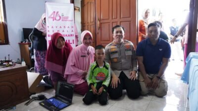 Kapolres Bojonegoro Gerak Cepat Membantu Perkembangan Dafa, Bocah Kelas 3 SDN Growok dengan Memberikan Sebuah Laptop