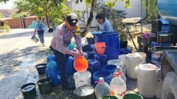 Polsek Ngambon Salurkan 16 Ribu Liter Air Bersih ke Warga 