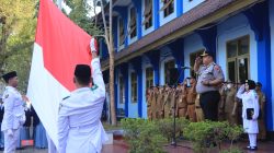 Kapolresta Tuban Jadi Pembina Upacara di SMAN 1 Tuban