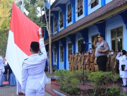 Kapolresta Tuban Jadi Pembina Upacara di SMAN 1 Tuban